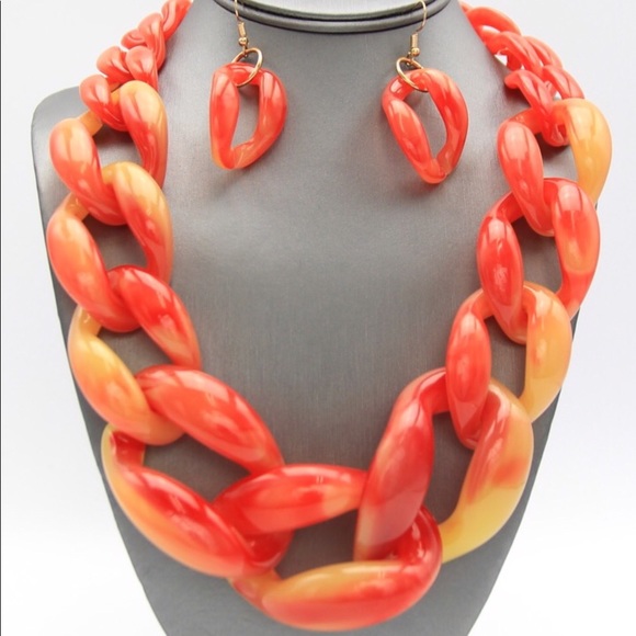 Red Ombré ACRYLIC LINK NECKLACE SET - Picture 1 of 2